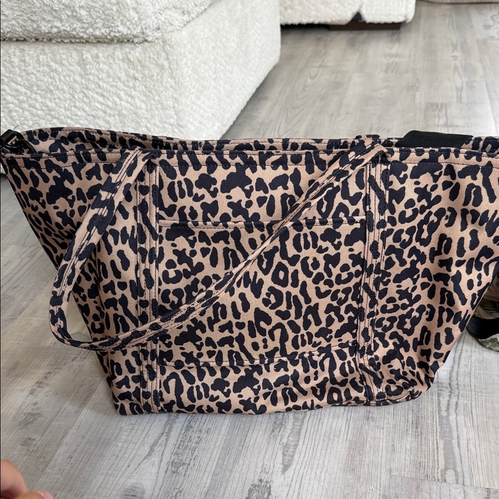 Chic Leopard Print Tote Bag